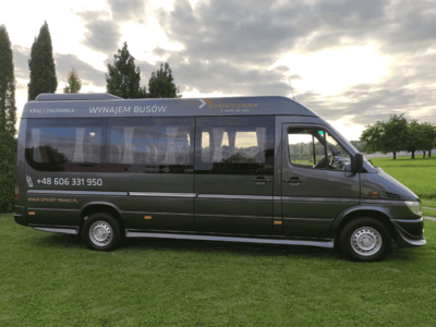 Wynajem busa z kierowcą Nowy Sącz - komfortowy pojazd z klimatyzacją nr 1